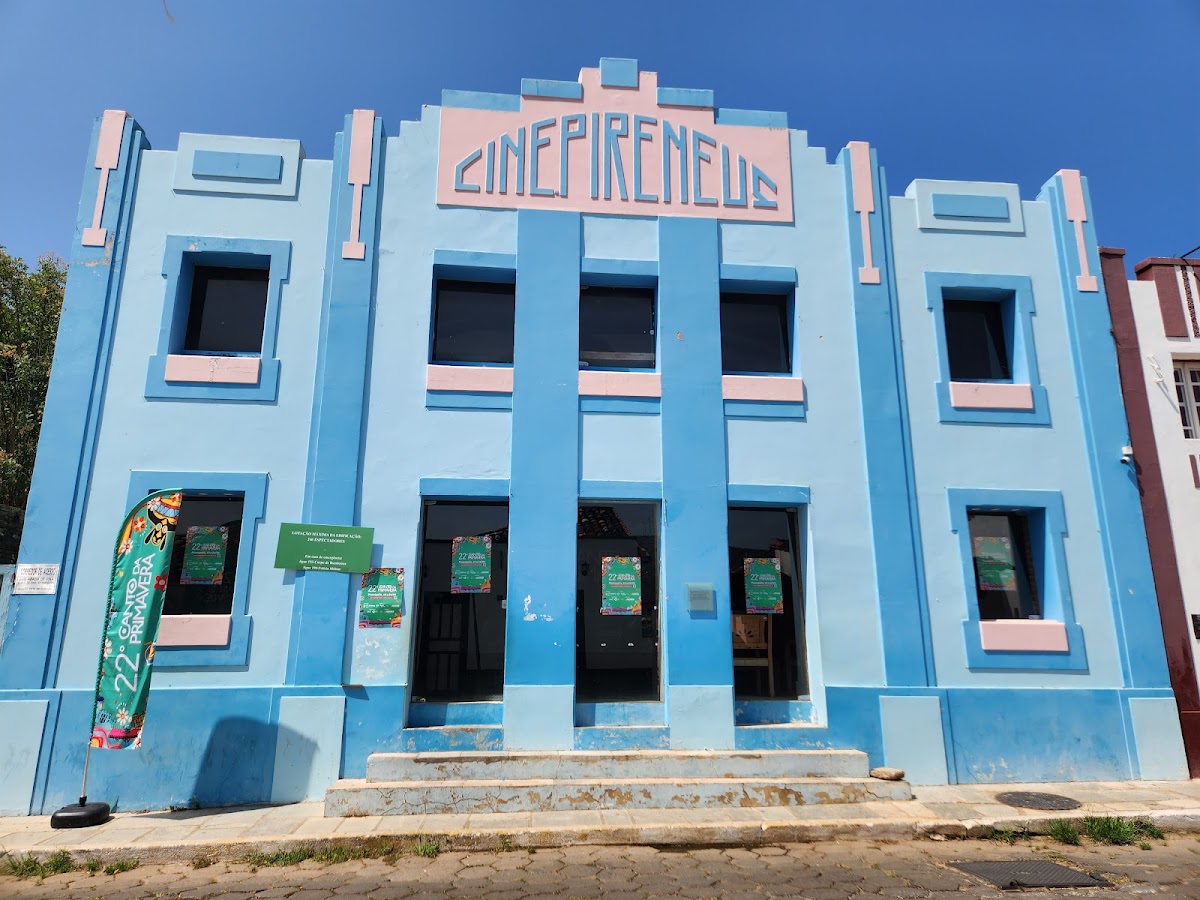 Cine Pireneus - foto 1